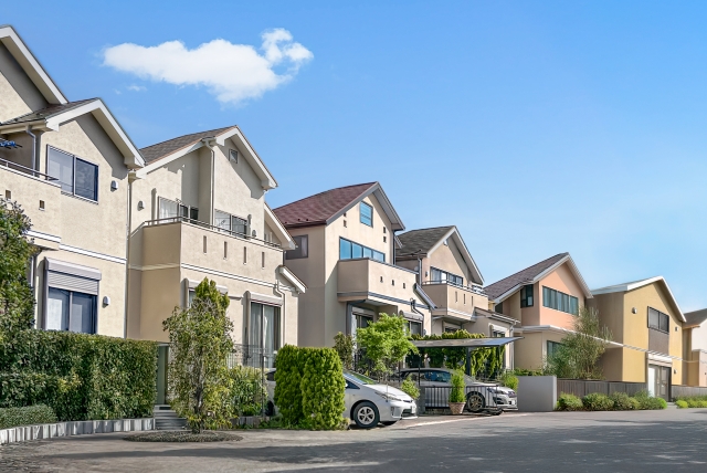 一軒家が並ぶ街並み