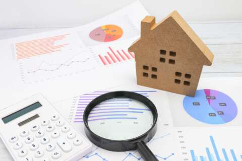 不動産を査定しているイメージ